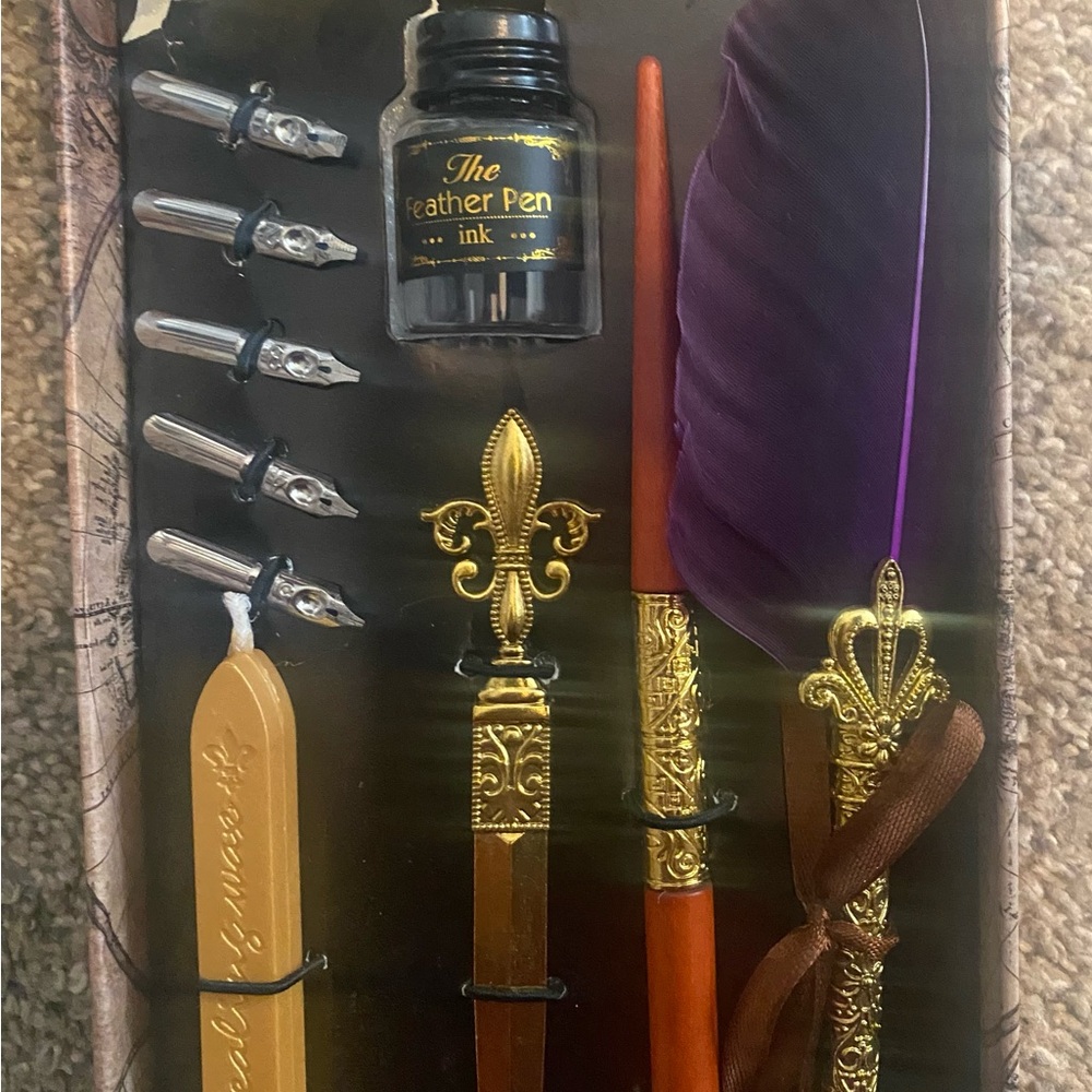 Purple Feather and Standard Quills, Wax and Stamp,Ink and 6 interchangeable tips